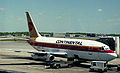 Pesawat Continental B737-200 dalam livery 1968-1991