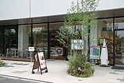 立川本店に併設のカフェ「KIT BOX」