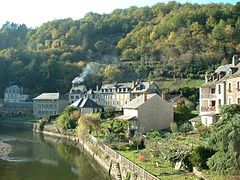 Maisons au bord du Lot.