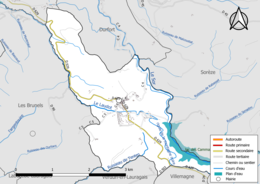 Carte en couleur présentant le réseau hydrographique de la commune