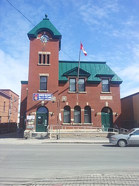 Photographie en couleur d'un bâtiment