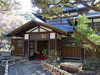 前田侯爵邸の和館。上記洋館と隣接して建てられた。重要文化財（東京都目黒区駒場公園）[192]