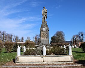 Le monument aux morts.