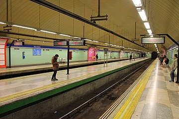 "Spanish solution" at Plaza Elíptica, line 6