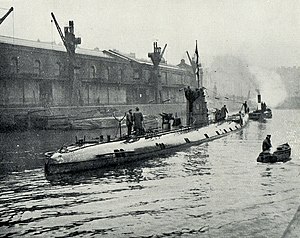 U86 being brought into Bristol Floating Harbour for exhibition at the end of the war.
