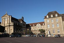 Photographie d'un bâtiment scolaire.