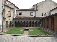 Monastère des Bénédictines de Marsat en 2011.