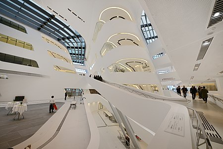 Interior da Biblioteca da Universidade de Economía e Empresa de Viena (2013)