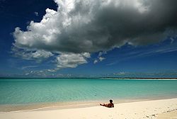 Плаж на Карибско море на остров Ларго дел Сур, Куба