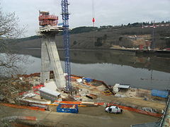 Le pont de 2011 en construction : état des travaux en février 2009, vue de la rive gauche (Argol).
