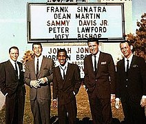 "Peter Lawford junto al Rat Pack, durante la producción de la película Ocean's Eleven (La Cuadrilla de los Once), 1960"