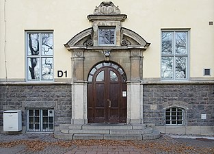 Kullskolans portal.