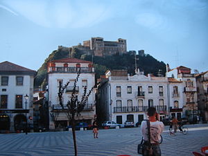 Het kasteel gezien vanaf het plein