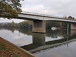 Pont sur le bras navigable (côté Les Mureaux).