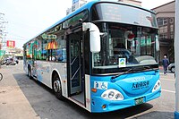 負責市內中長程運輸的幹線公車，圖為興南客運行駛的藍幹線691-FS