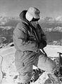 Achille Compagnoni au sommet du K2 le 31 juillet 1954.