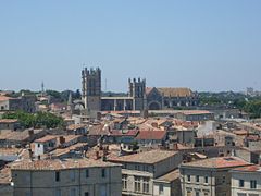 Cathédrale Saint-Pierre vue depuis le Corum.