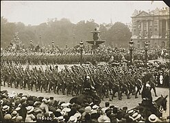 Défilé militaire du 14-Juillet 1918.