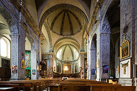 La nef de l'église paroissiale Notre-Dame-et-Saint-Nicolas.