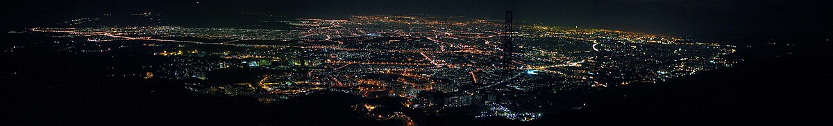 Panorama van Teheran bij nacht