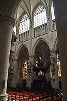 St. Michael und St. Gudula, Brüssel: Verbindung von Ober­gaden und Triforium, hoch­gotisch nach 1226
