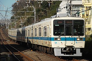 江ノ島線開業90周年トレイン （2019年1月 善行駅付近）