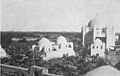 Al-Baqi' sebelum dihancurkan oleh Raja Ibn Saud pada 1925.[70]