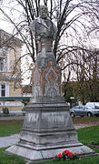 Denkmal für den in Karlovac geborenen kroatischen Historiker, Topographen und Autor sowie Herausgeber historischer Werke Radoslav Lopašić (1835-1893), 1901 vom Bildhauer Ivan Rendić (1948-1932) erschaffen