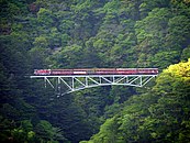 Sekinosawa-Viadukt, höchste Eisenbahnbrücke Japans
