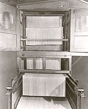Một máy sấy công nghiệp cho mì spaghetti hoặc các sản phẩm pasta khác, cũng của Consolidated Macaroni Machine Corporation
