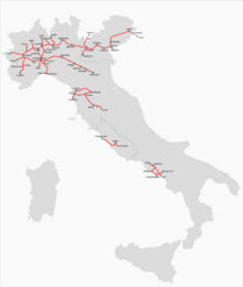 cette carte de l'Italie montre qu'en 1861, les lignes ferroviaires étaient concentrées dans la vallée du Pô et autour de Florence et de Rome.