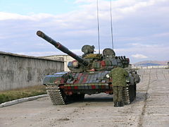 Georgischer T-72B1 mit Kontakt-1-Reaktivpanzerung