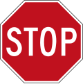Segnale stradale di stop, che utilizza la capacità del rosso di attirare subito l'attenzione
