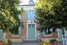 The town hall in Hermeray