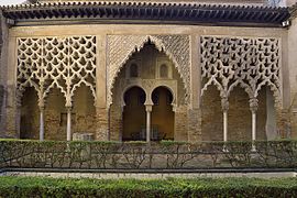 Parte sur del patio del Yeso (fin del siglo XII), uno de los pocos restos almohades que conserva el Real Alcázar de Sevilla.