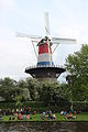 Moulin décoré pour la fête nationale.