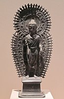 Buda amb nimbe radiat i mandorla, Gandhara.