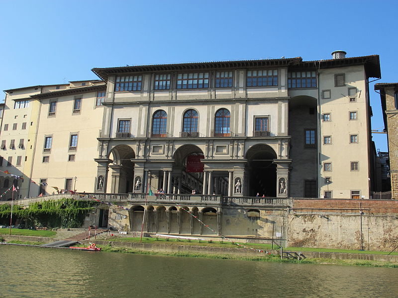 File:Uffizi visti dal fiume 05.JPG