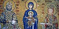 Mozaik a Hagia Szófiában: Szűz Mária két oldalán II. Komnénosz János, és Szent László lánya, Piroska (görög nevén Iréné).