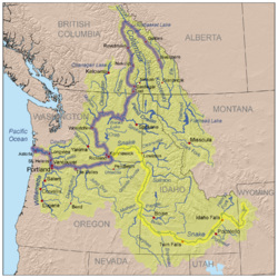 Kartta Columbiajoen virtaama-alueesta Luoteis-Yhdysvalloissa. Snake River korostettuna keltaisella ja Columbiajoki sinisellä värillä.