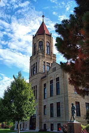 Das Iowa County Courthouse in Marengo, gelistet im NRHP Nr. 81000247[1]