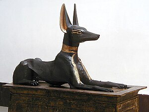 Estatua d'Anubis, guardià de l'Inframon, de la tomba de Tutankamon.