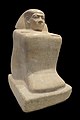 Statue cube, offrande du roi pour un employé. Abydos. V. 1790-1700. Calcaire H 45 cm 12e dyn. Louvre-Lens