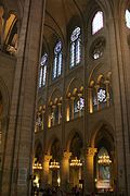 Notre-Dame de Paris, Kämpfer der Gewölbe in Höhe der Fenstermitten, Emporenbasilika