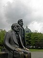 Statuer av Marx og Engels, Marx-Engels-Forum