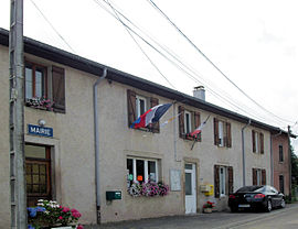 The town hall in Madegney
