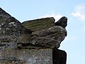 Port-Launay : la chapelle Saint-Aubin à Lanvaïdic, autre détail sculpté à l'un des angles du chevet