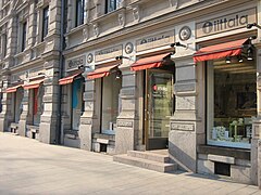 La rue centrale Esplanadi avec la boutique de la célèbre marque de design finlandaise Iittala