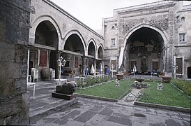 Patio de la madrasa Buruciye