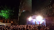 Eine Liveband beim Altstadtfest auf dem Schlossplatz (2017)